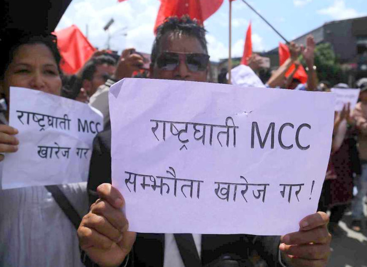 विप्लव नेतृत्व नेकपाद्वारा एमसीसीविरूद्ध  प्रदर्शन