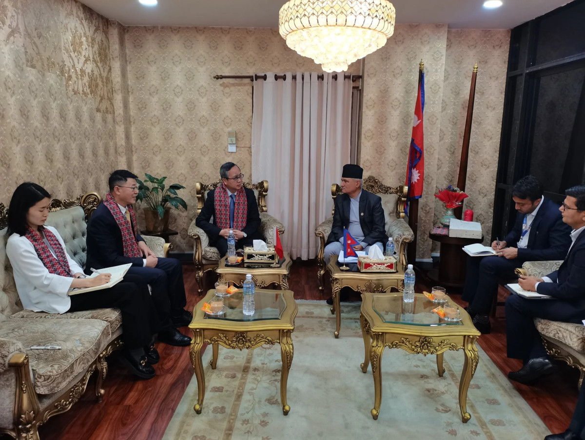 संघीय मन्त्री जोशीलाई भेट्न पुगे चिनियाँ राजदूत