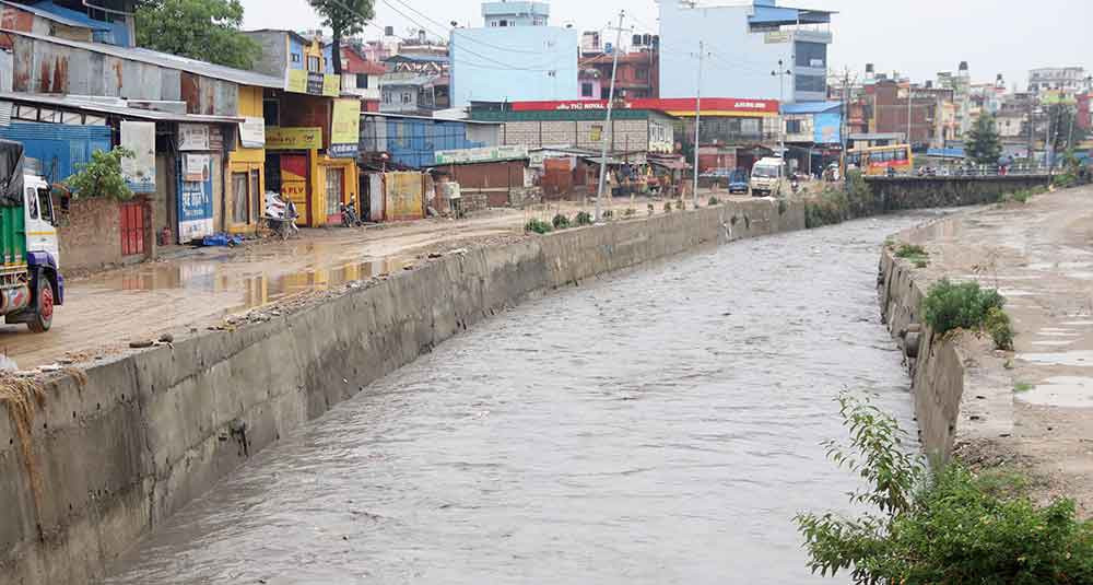 विष्णुमती नदीले आज साँझ खतराको तह नाघ्यो