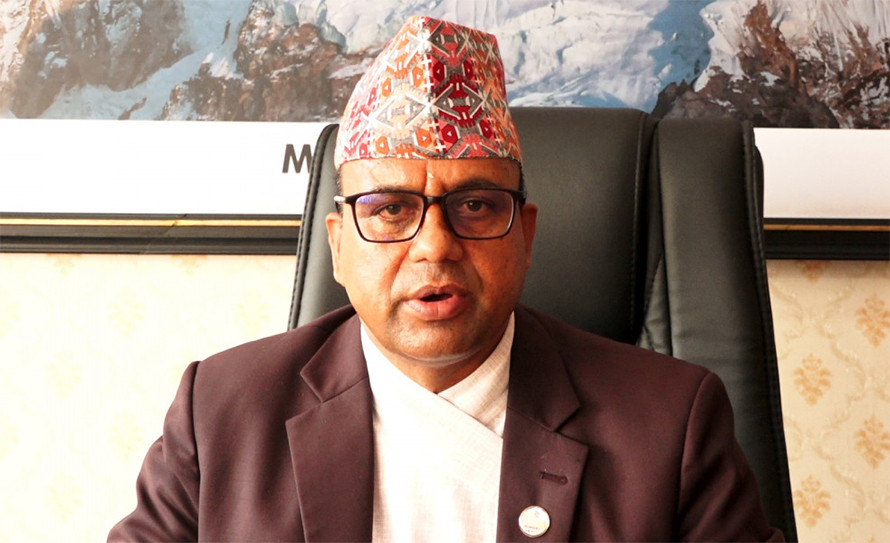 हवाई भाडा बढी लिनेलाई कारबाही गर्छौंः मन्त्री पाण्डे