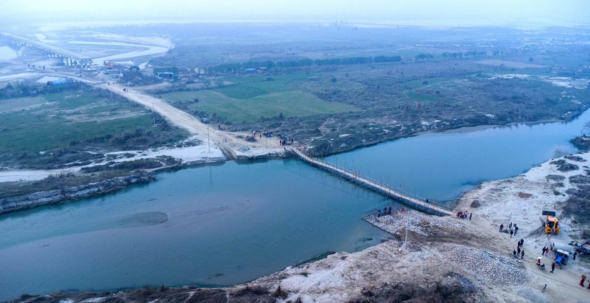 पुनर्निर्माण हुँदै गरेको कमला पुल