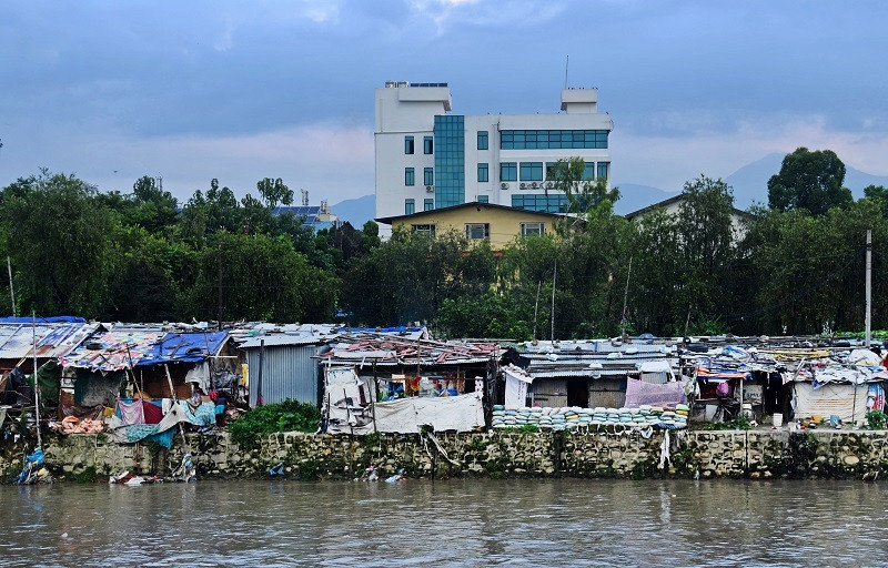 थापाथलीको अतिक्रमित क्षेत्र खाली गर्न सुरक्षाकर्मीको माइकिङ