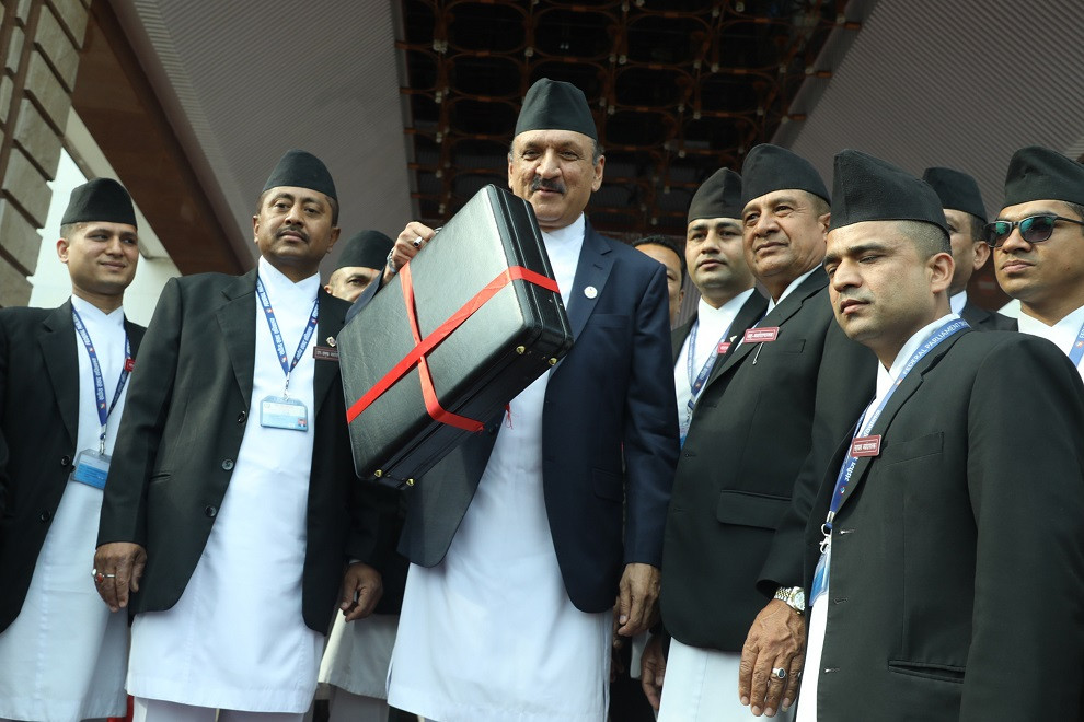 नेपाललाई ऋण सहायता सहुलियतपूर्ण बनाउनु पर्नेमा अर्थमन्त्रीकाे जोड