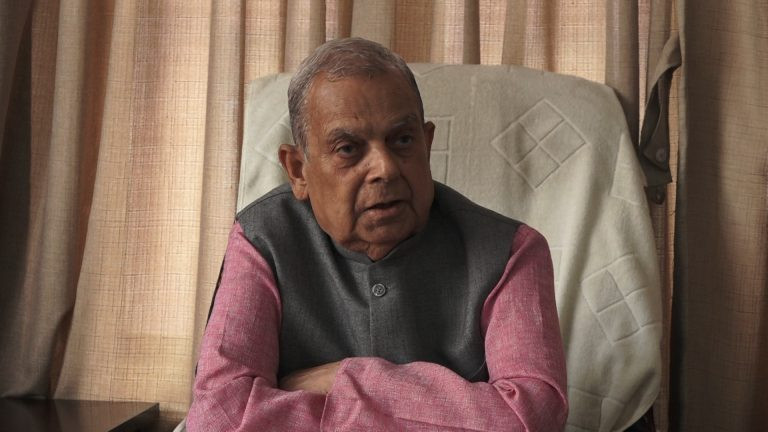 महन्थ ठाकुर भारत जाँदै