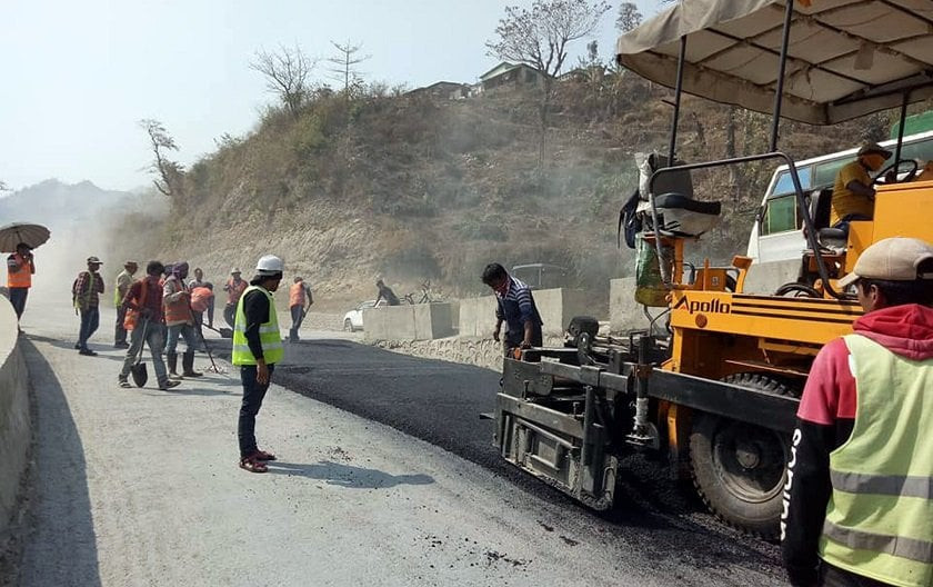 मुग्लिन–पोखरा सडक : तनहुँ खण्डमा डेढ किमी कालोपत्र