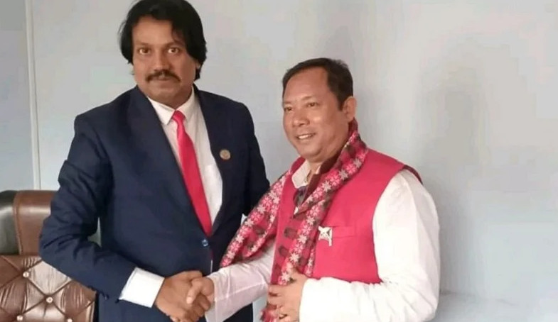 सिके राउत र रेशम चौधरीबीच भेटघाट