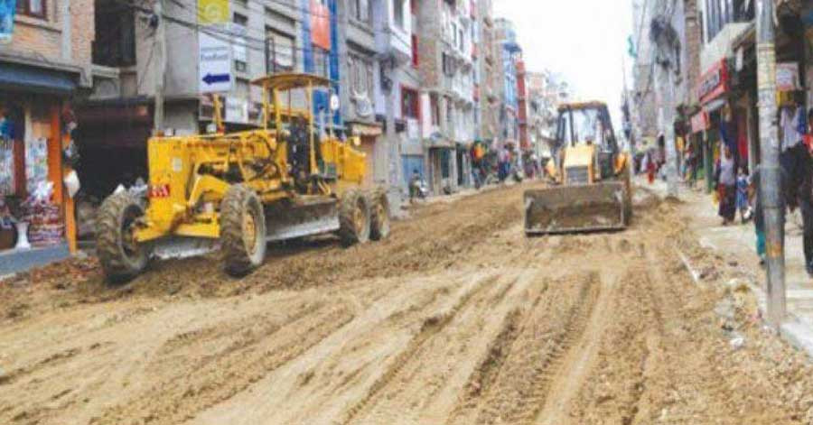 बर्खा  लागेपछि मात्र किन  तातिन्छन ठेकेदार ?