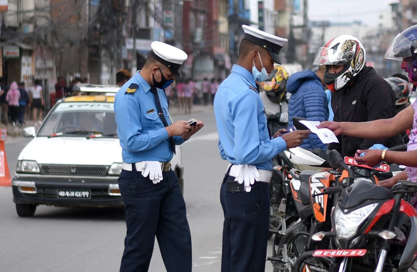 एक हप्तामा ट्राफिक उल्लंघन गर्ने १७ हजारलाई कारबाही