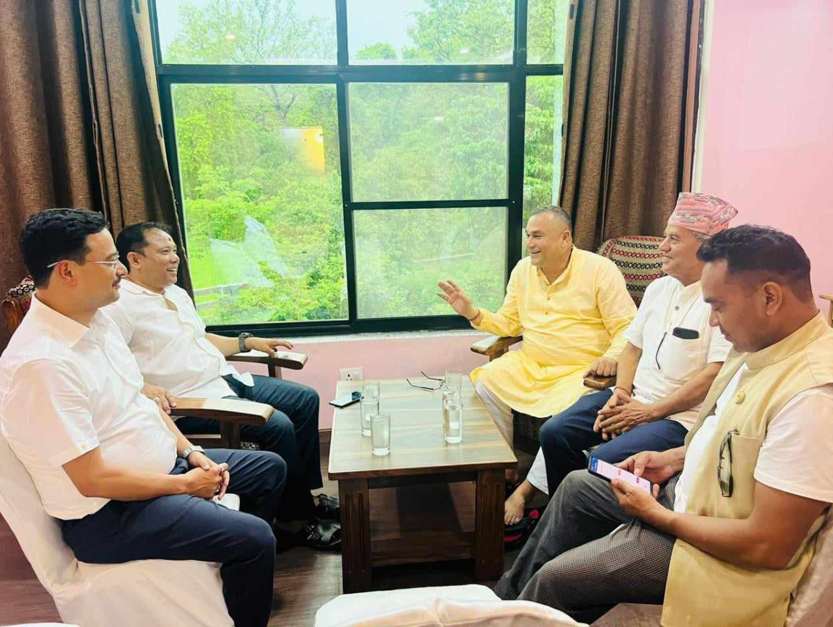 सुदूरपश्चिमका मुख्य मन्त्री र नागरिक उन्मुक्ति पार्टीका संरक्षक चौधरीबीच भेट