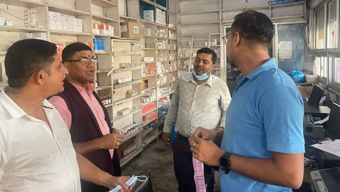 भरतपुर अस्पतालमा स्वास्थ्य मन्त्री जोशीको छड्के