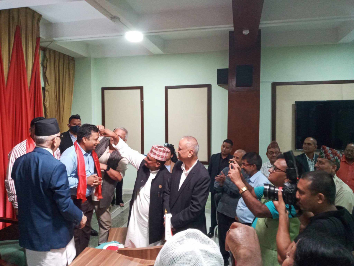 माओवादी केन्द्रीय सदस्यसहित तीनजना एमालेमा प्रवेश