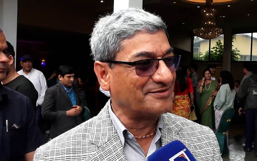 सरकार परिवर्तनका विषयमा छलफल भएको छैन : रमेश लेखक