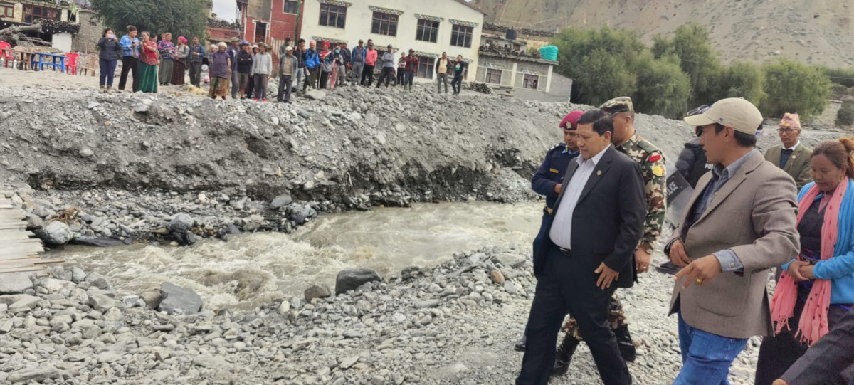 बाढी प्रभावित कागबेनीको अवलोकन गरे गृहमन्त्री श्रेष्ठले (तस्वीर)