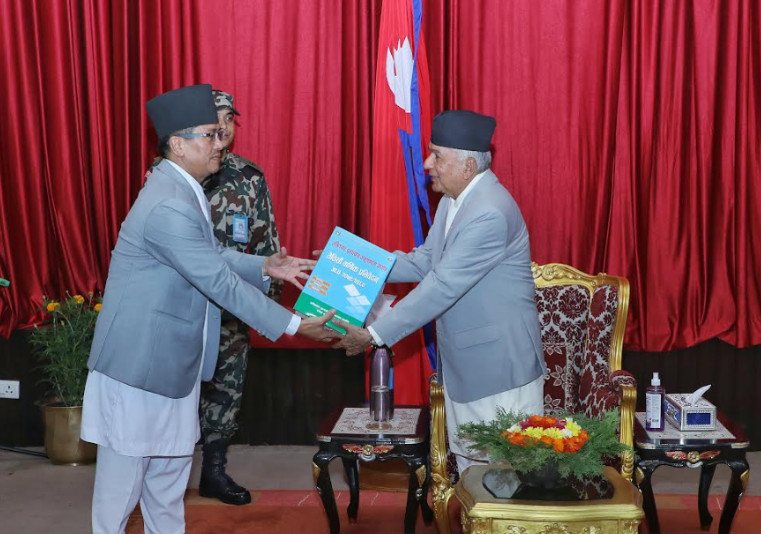 राष्ट्रपतिसमक्ष अख्तियारको वार्षिक प्रतिवेदन पेश