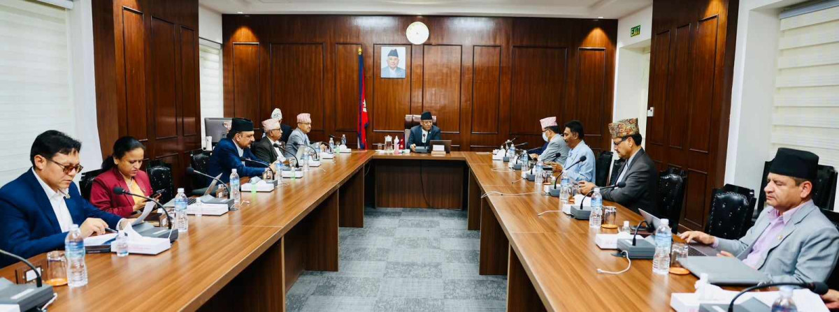 सिंहदरबारमा मन्त्रिपरिषद् बैठक जारी