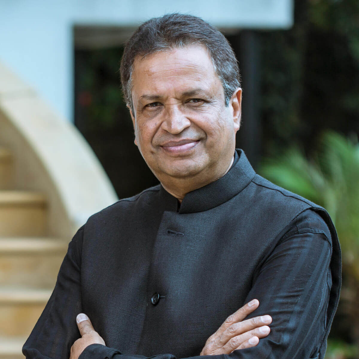 नेता किन्दै बिनोद चौधरीको आर्थिक आतंक