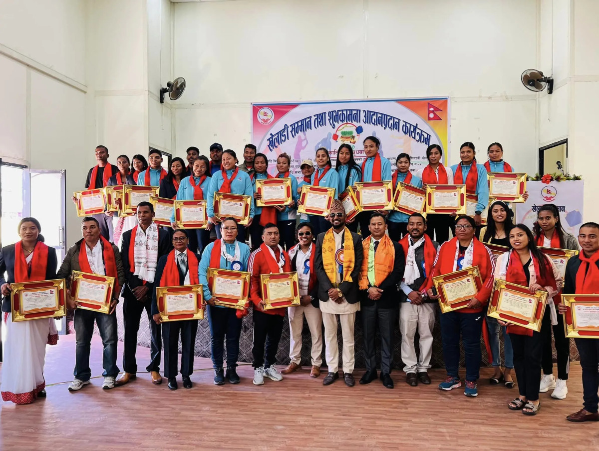 १९औँ एशियाली खेलका विजेता तथा प्रशिक्षकलालाई सांसद चौधरीले गरे सम्मान