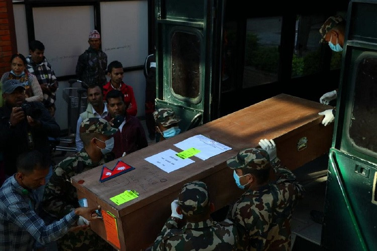 इजरायलमा मारिएका १० मध्ये चारजना नेपालीको शव काठमाडौँ ल्याइयो