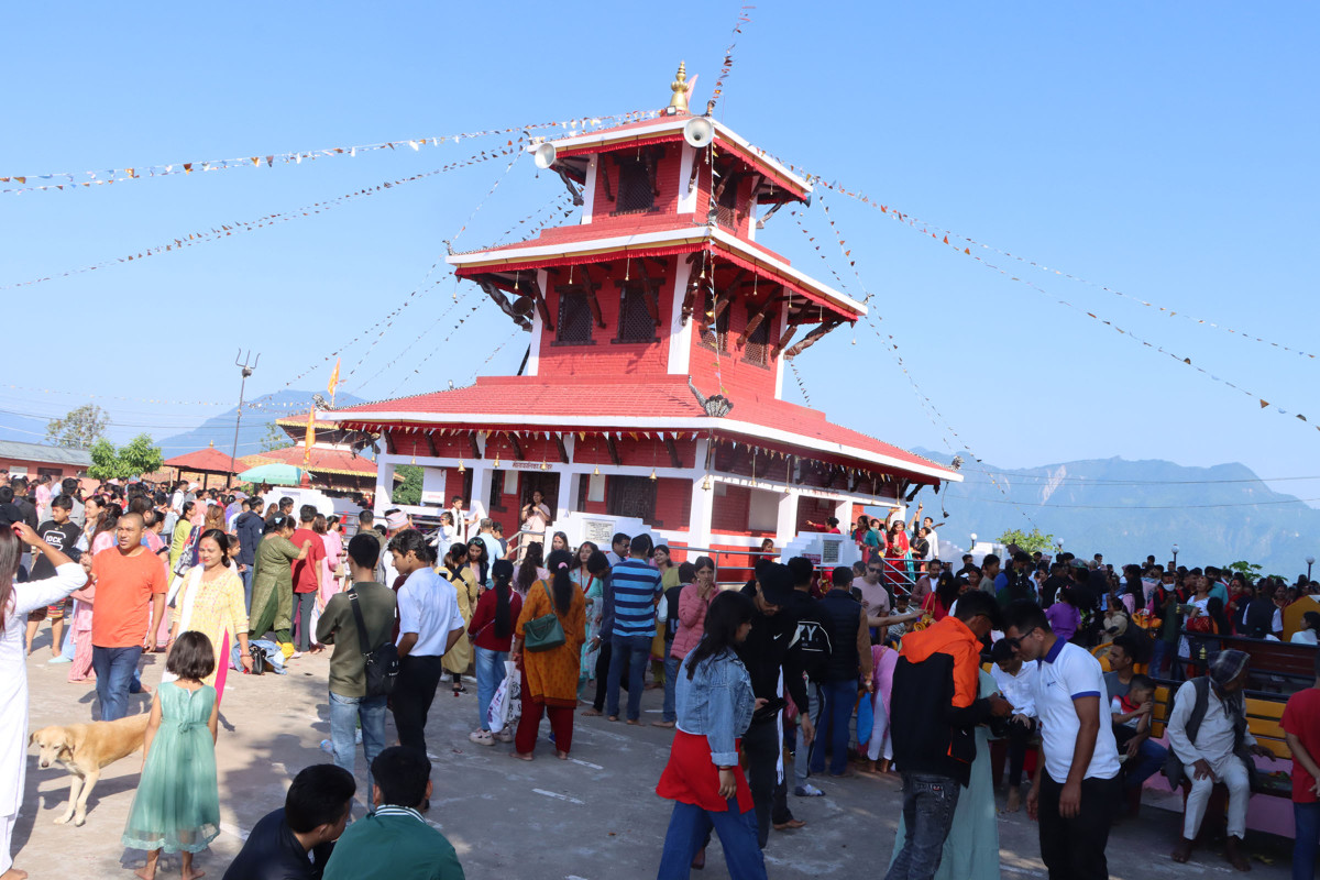 मौलाकालिका मन्दिरमा भक्तजनको भीड