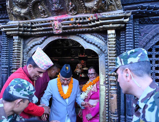राष्ट्रपतिबाट पलाञ्चोक भगवतीको दर्शन