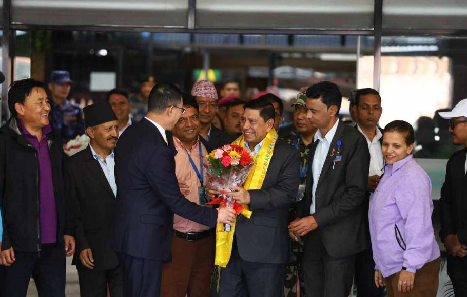 गृहमन्त्री नारायणकाजी श्रेष्ठ स्वदेश फर्किए