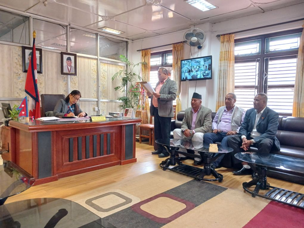 इटा उद्योगीहरुद्धारा कर्जाको किस्ता र व्याँज बुझाउने अवधि बृद्धिको माग