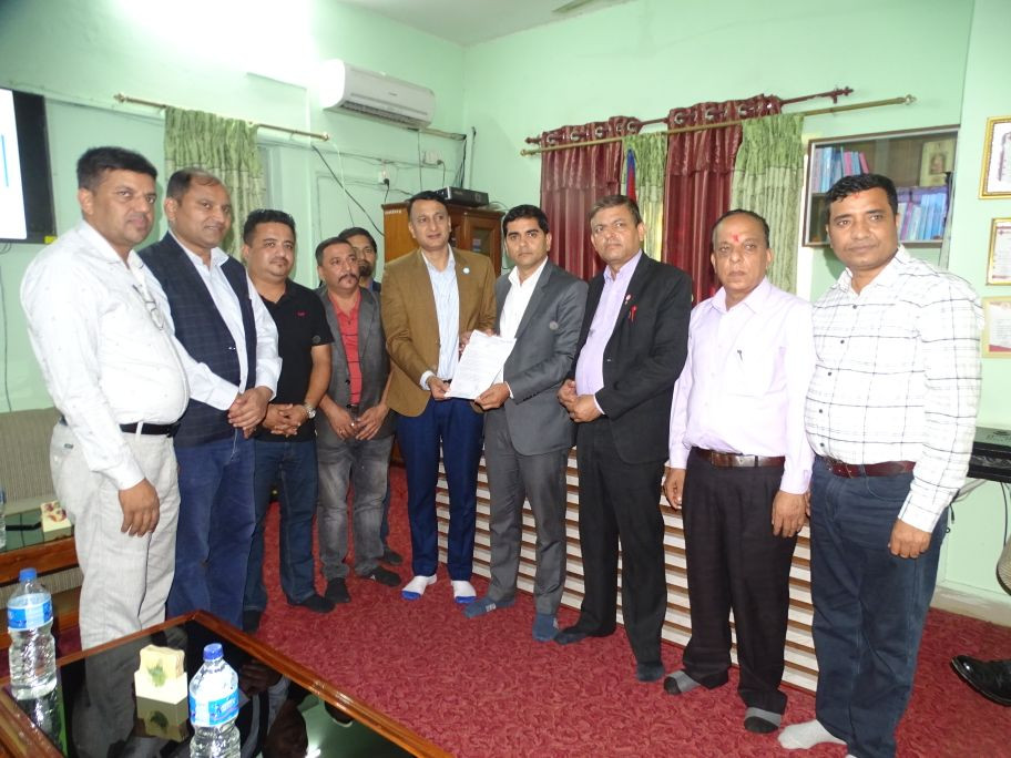 भन्सार नाका कडाई र ब्यबस्थित गराउन बेलहियामा सिमामा उधाेगीकाे टिम