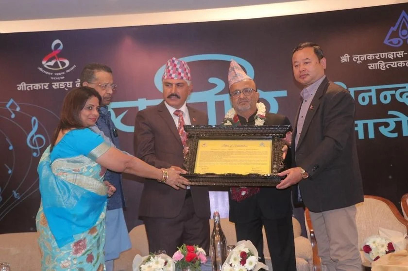 बलिउड गीतकार समीर अञ्जान भन्छन्- अब नेपालका बारेमा धेरैकुरा लेख्नेछु