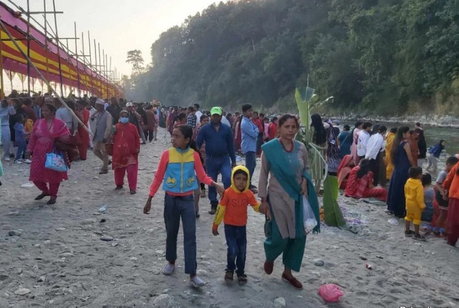 छठ पर्वको हेटौँडामा रौनक