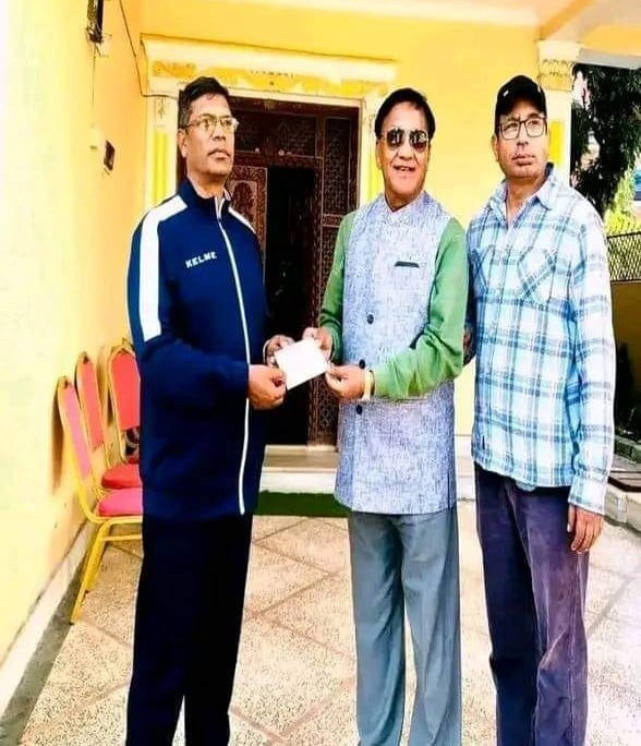 पूर्वमुख्यमन्त्री शाहीद्वारा भूकम्पपीडितलाई आर्थिक सहयोग