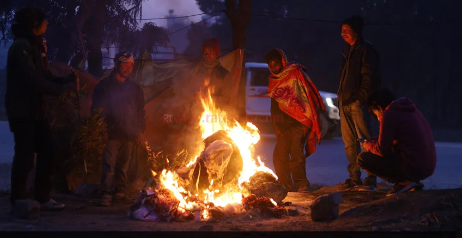 चिसो बढेपछि आगो ताप्ने क्रममा सिन्धुपाल्चोकमा एक जनाको मृत्यु