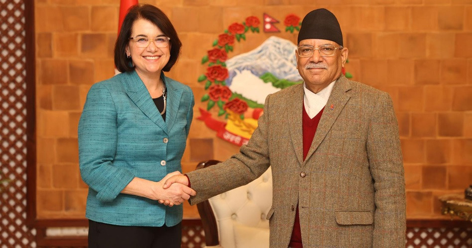 प्रधानमन्त्री प्रचण्डद्वारा अमेरिकी राष्ट्रपति बाइडेनकी विशेष सहायकसँग भेट