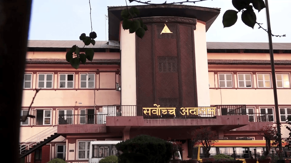 सांसद सिंहले एनसेलविरुद्ध दायर गरेको रिट न्यायाधीश ढुंगानाको इजलासमा
