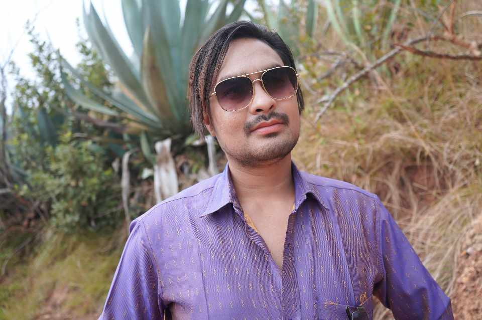 अभिनेता तथा लेखक जीवन थापाद्वारा  लिखित चलचित्र निर्माण हुने