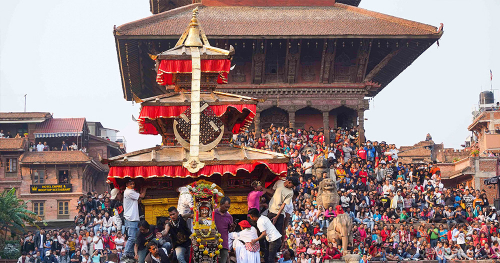 भैरवको रथ तानेर बिस्केट जात्रा सम्पन्न हुँदै