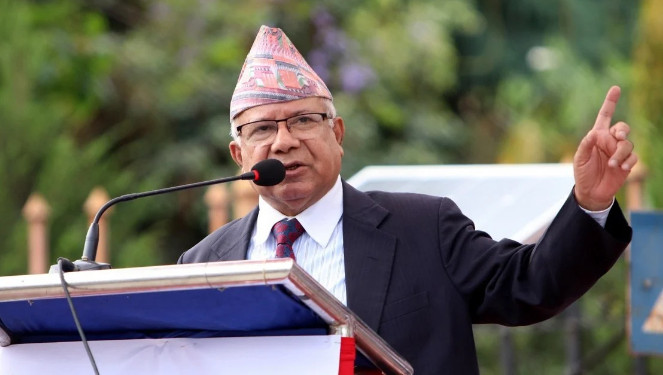 माधव नेपालद्वारा विद्यालाई सम्मान गर्ने कार्यक्रम बहिष्कार