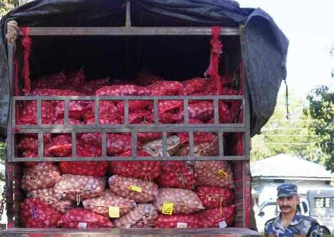 १० हजार ४ सय किलो प्याजसहितको गाडी नियन्त्रणमा