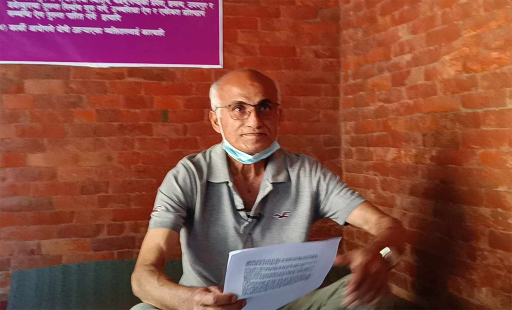 प्रचण्डको राजीनामा माग्दै डा केसीले सुरु गरे अनशन