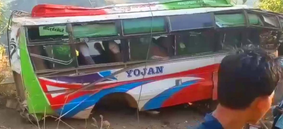 बस दुर्घटनामा घाइते भएका सहचालकको मृत्यु