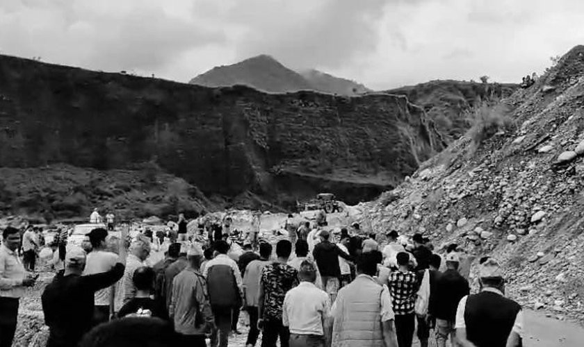 पोखरामा पहिरोका कारण मृत्यु भएकाको सामूहिक दाह संस्कारकाठमाडौँ ।