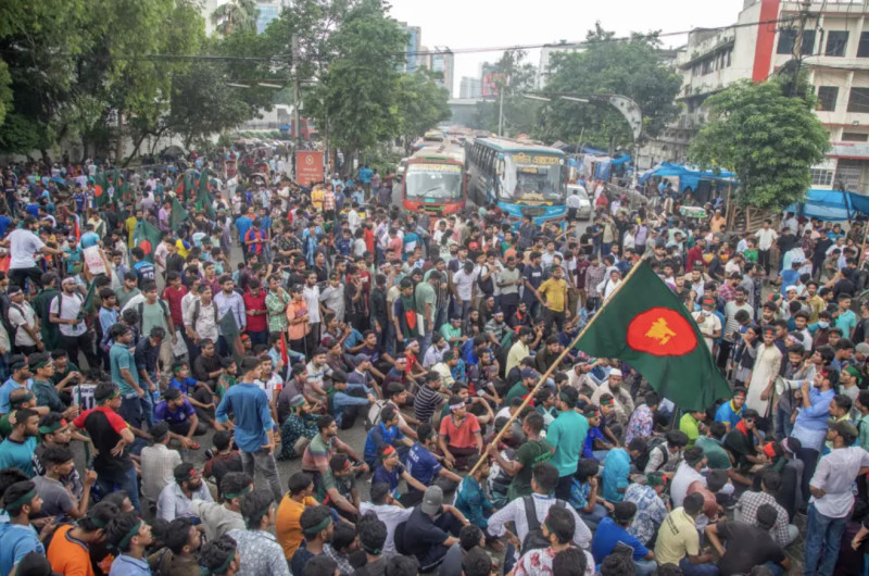 बंगलादेशमा हिंसा भड्किएपछि करिब ८०० नेपाली विद्यार्थी स्वदेश फर्किए