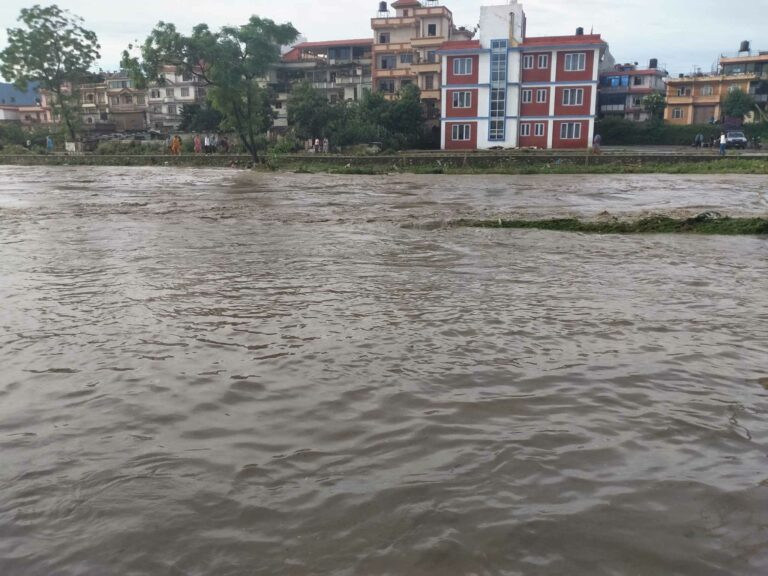 रातभरको भारी वर्षाले काठमाडौंमा बाढी
