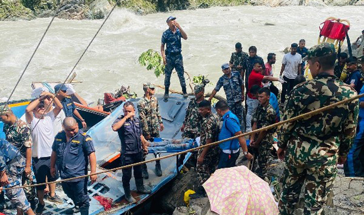 तनहुँ बस दुर्घटनाः मृतक सबैको शव परीक्षण चितवनमा हुने