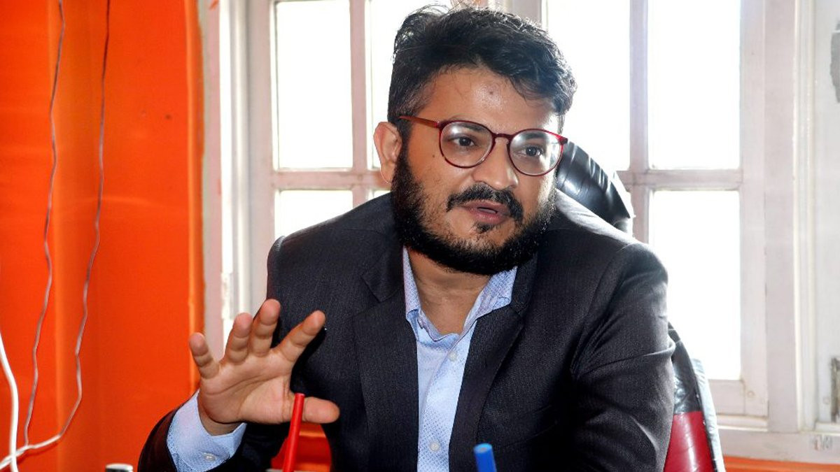 डा. मुकुल ढकाललाई साधारण सदस्यसमेत नरहने गरी निष्काशन गर्ने रास्वपाको निर्णय