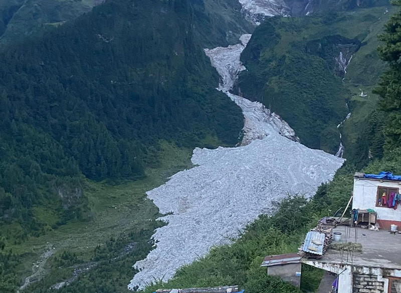 मुस्ताङको थासाङमा फेरि हिउँपहिरो, बोक्सीखोला थुनियो