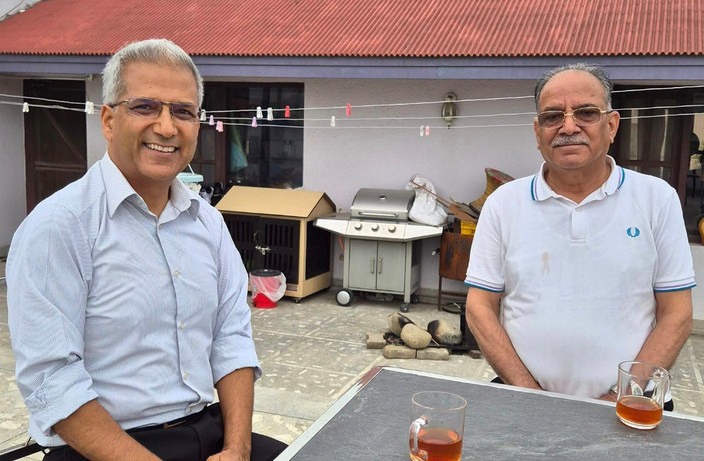 प्रचण्ड र रवीन्द्र मिश्रबिच भेटवार्ता
