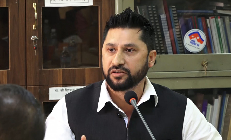 रवि बिहानै अदालतमा, छवि पनि साथमै