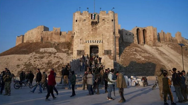 सिरियाको ठूलो शहर अलेपोबाट सरकारी सेना फिर्ता