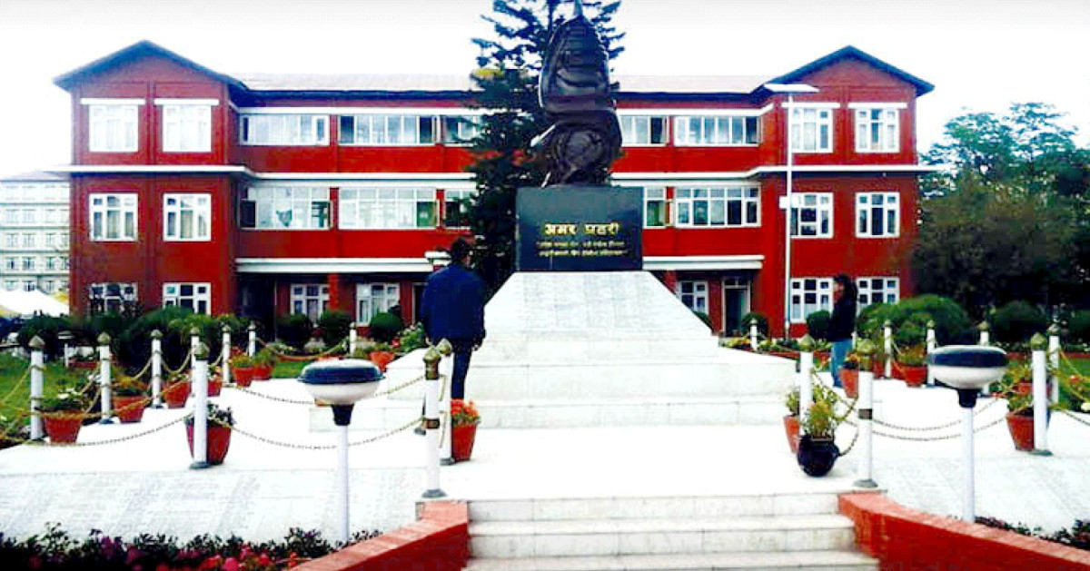 आठ डीआइजीको सरुवा