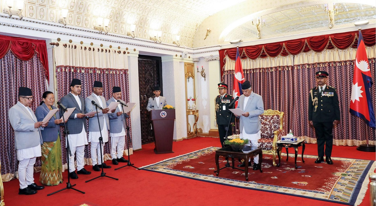 राष्ट्रपति समक्ष पाँच राजदूतले लिए शपथ